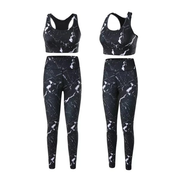 Fitness yoga set with crop top and high-waisted leggings in pastel pink