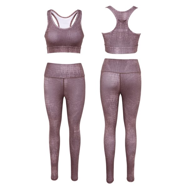 Fitness yoga set with crop top and high-waisted leggings in pastel pink