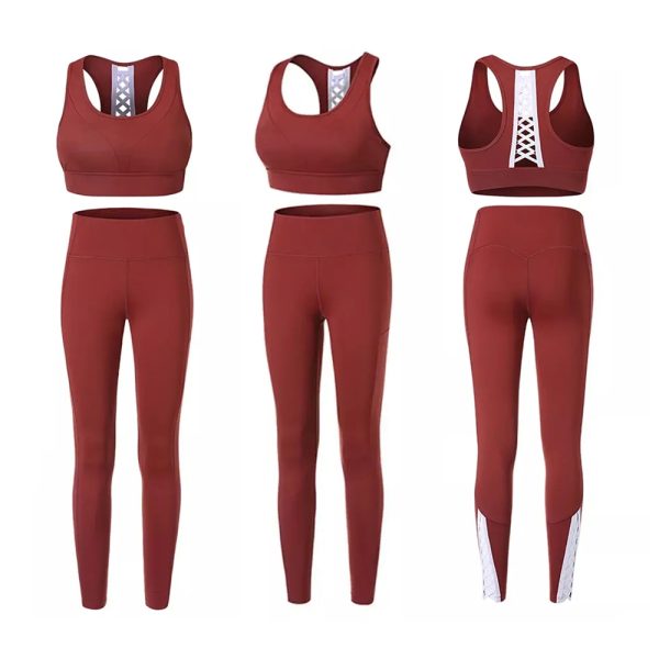 Fitness yoga set with crop top and high-waisted leggings in pastel pink