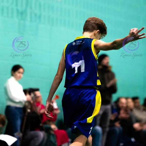 Men’s basketball uniform set with sleeveless jersey and shorts"